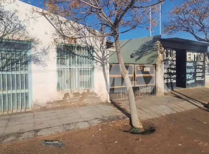 Casa · 303m² · 5 Ambientes · 1 Cochera
