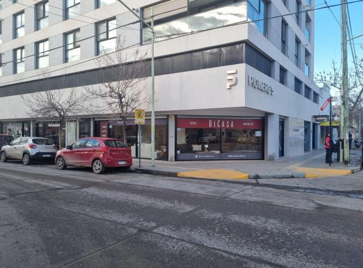 Local comercial · 171m²