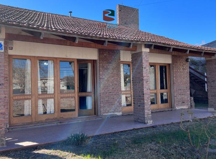 Casa · 150m² · 12 Ambientes · 1 Cochera