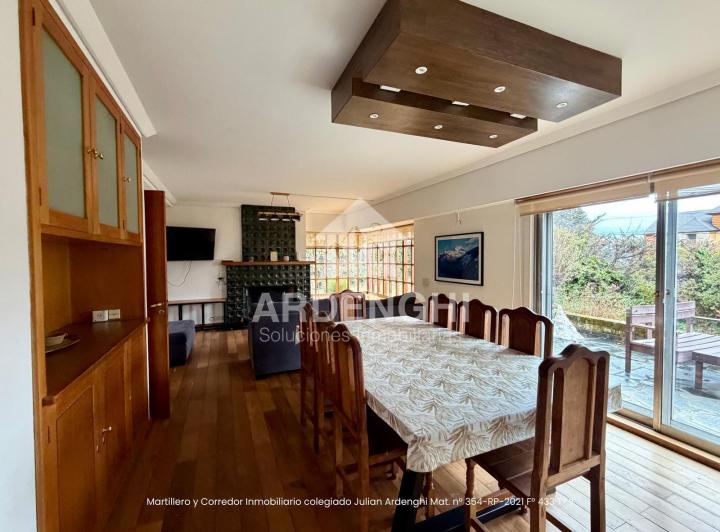 Casa · 198m² · 5 Ambientes · 2 Cocheras