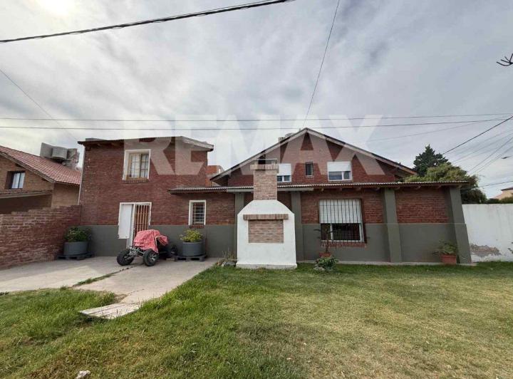 Casa · 173m² · 6 Ambientes · 1 Cochera