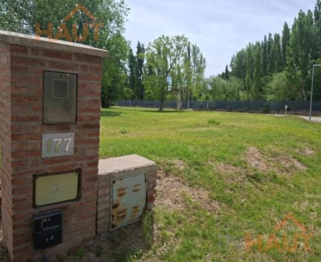 Terreno · 962m²