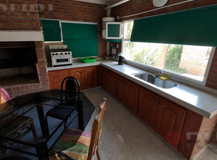Casa · 163m² · 4 Ambientes · 1 Cochera