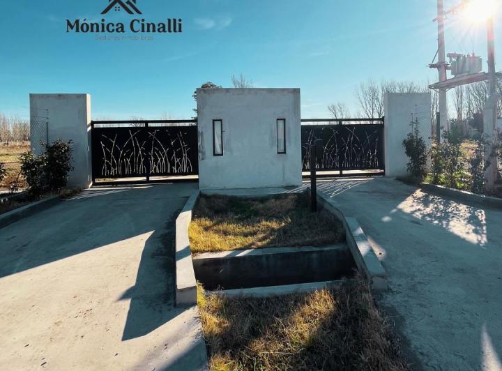 Terreno · 734m²