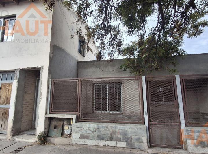 Casa · 230m² · 2 Dormitorios · 1 Cochera
