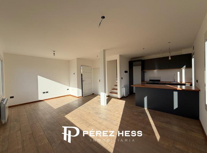 Casa · 100m² · 5 Ambientes · 1 Cochera