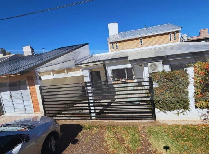 Casa · 160m² · 6 Ambientes · 1 Cochera