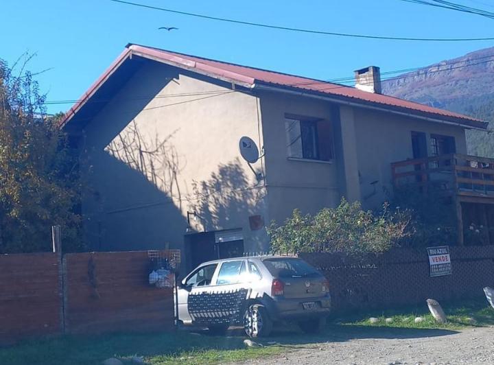 Casa · 180m² · 7 Ambientes