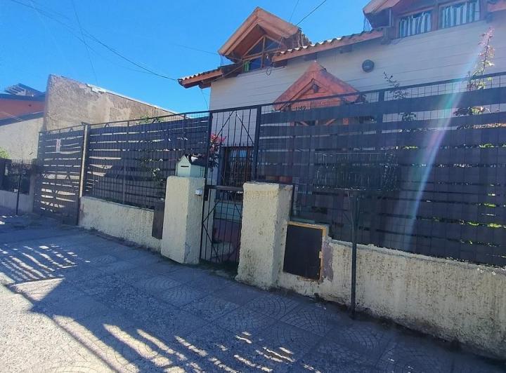 Casa · 99m² · 8 Ambientes · 1 Cochera