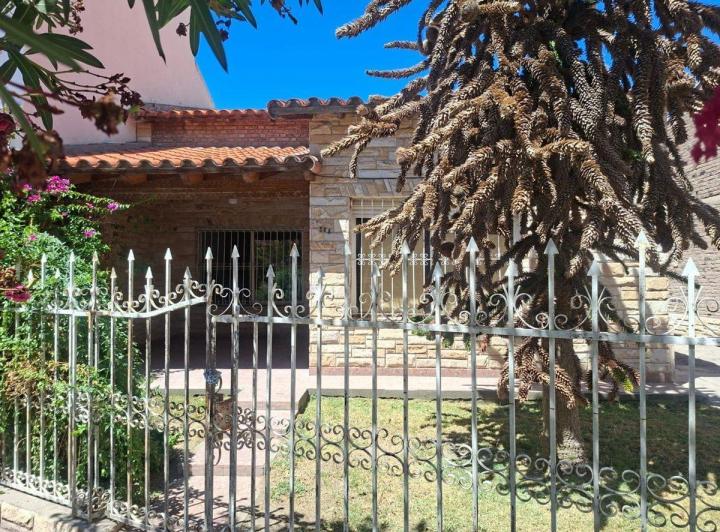 Casa · 186m² · 8 Ambientes