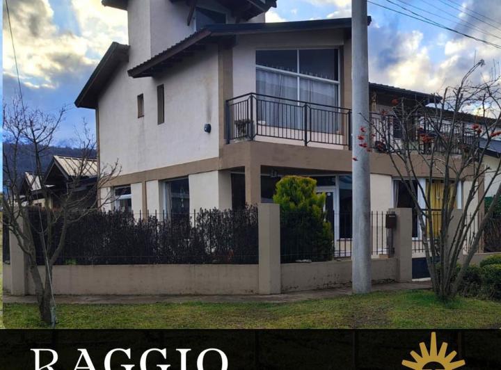 Casa · 374m² · 4 Ambientes · 1 Cochera