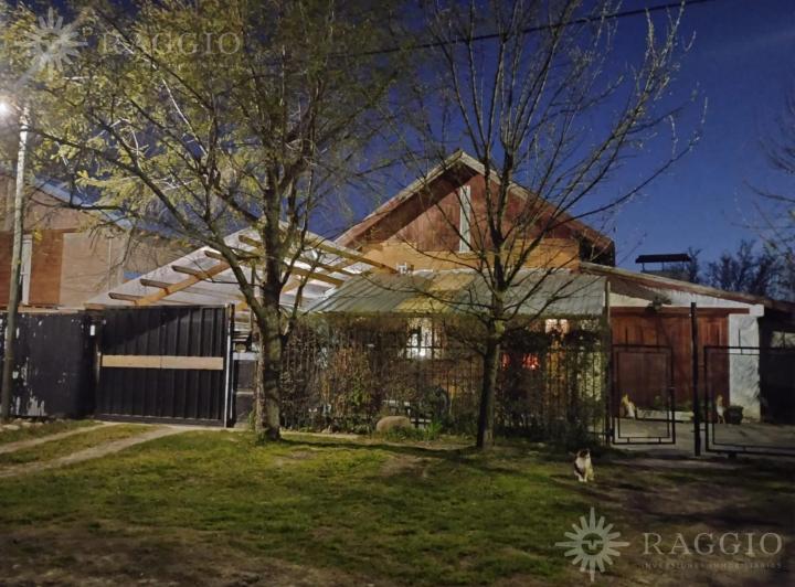 Casa · 450m² · 5 Ambientes · 3 Cocheras