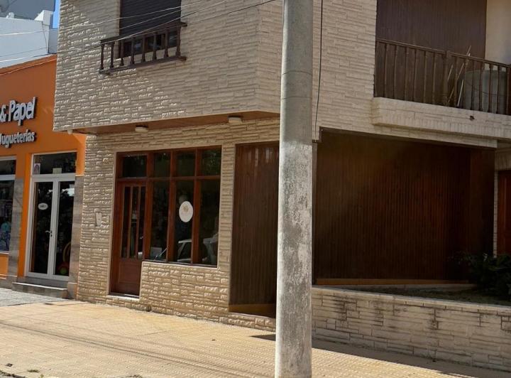 Casa · 273m² · 4 Dormitorios · 1 Cochera
