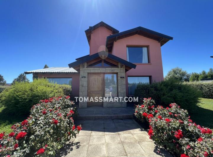 Casa · 1143m² · 5 Ambientes · 1 Cochera