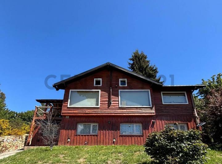 Casa · 190m² · 7 Ambientes · 1 Cochera