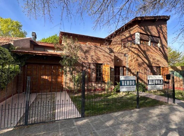 Casa · 268m² · 7 Ambientes · 1 Cochera
