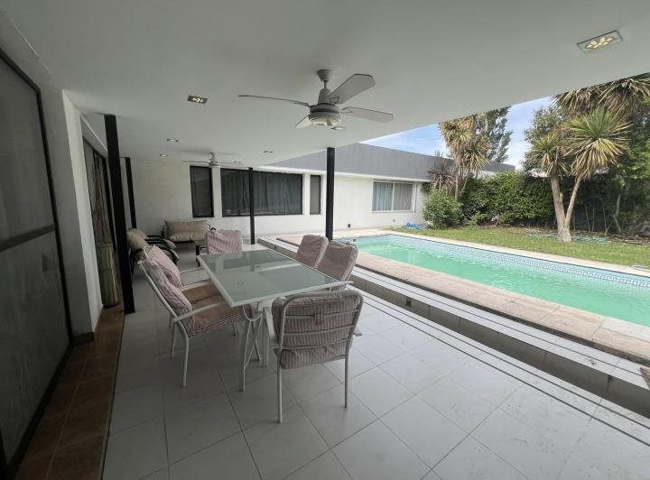 Casa · 400m² · 5 Ambientes
