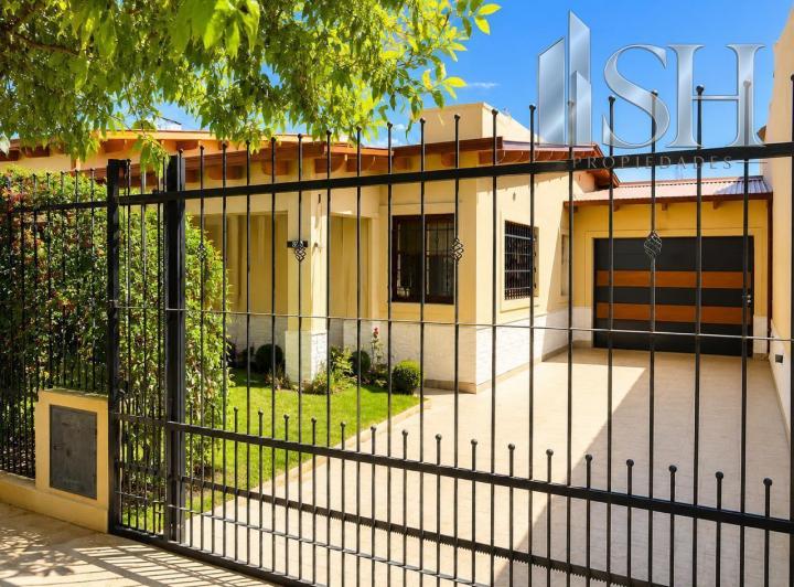 Casa · 188m² · 5 Ambientes · 1 Cochera