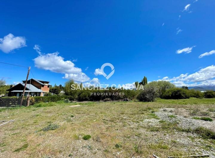 Terreno · 860m²