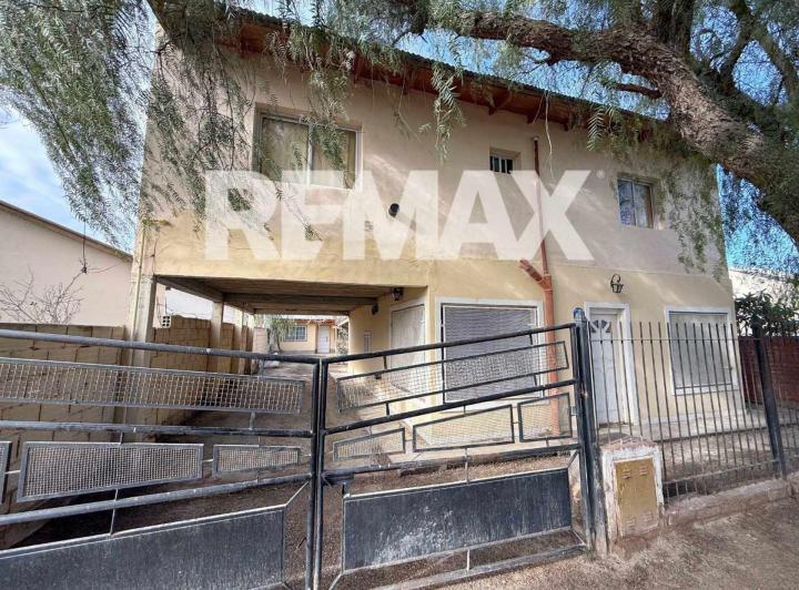 Casa · 337m² · 12 Ambientes · 1 Cochera