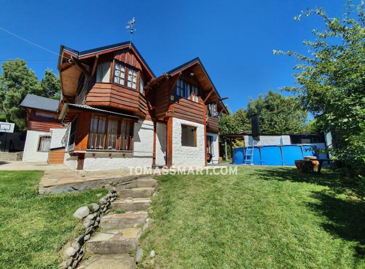 Casa · 328m² · 6 Ambientes · 2 Cocheras