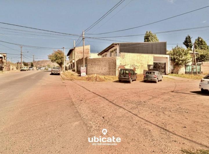 Local comercial · 230m² · 6 Ambientes · 1 Cochera