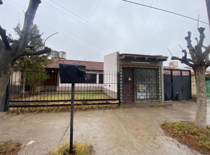 Casa · 164m² · 10 Ambientes · 2 Cocheras