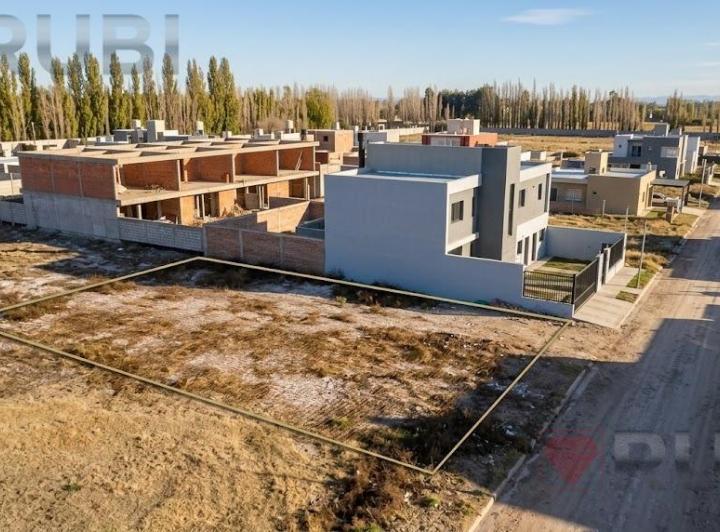 Terreno · 375m²