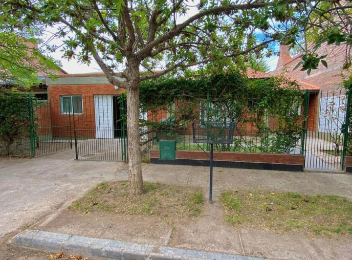 Casa · 232m² · 3 Ambientes · 1 Cochera