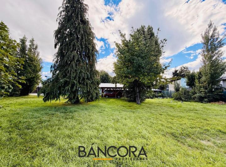 Terreno · 910m²