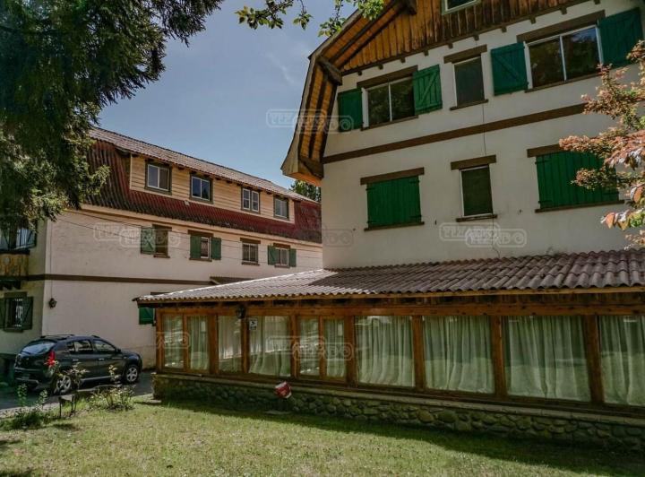 Hotel · 1956m²