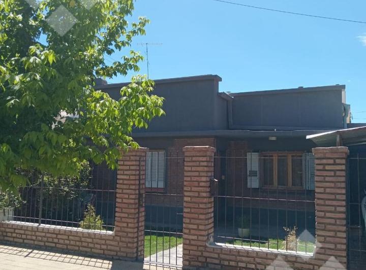 Casa · 325m² · 3 Dormitorios