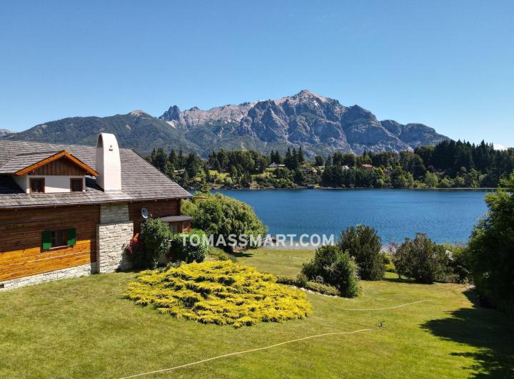 Casa · 380m² · 6 Dormitorios · 1 Cochera