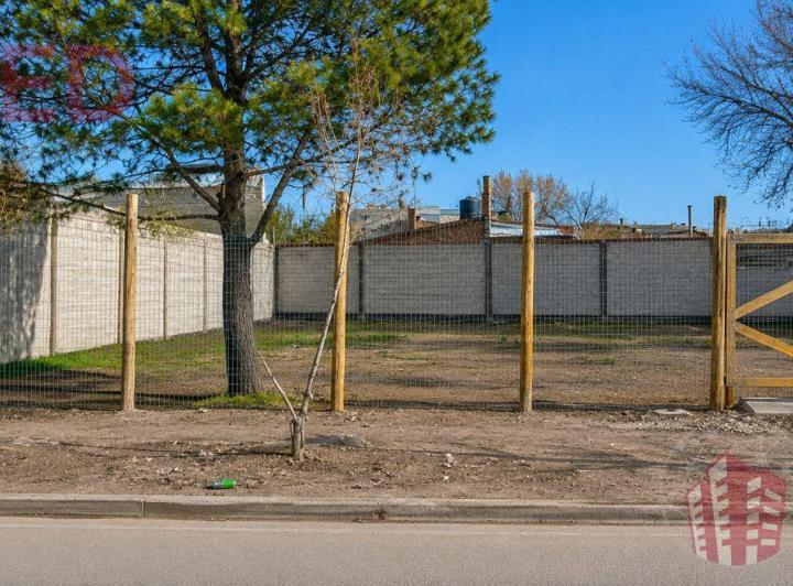 Terreno · 680m²