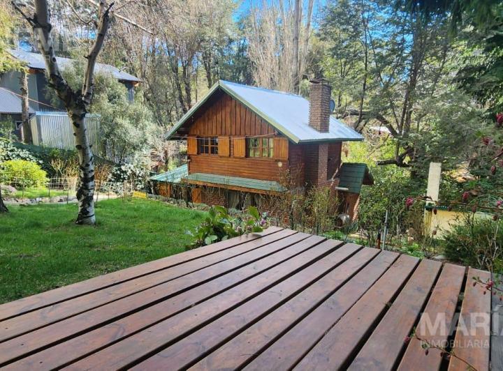Casa · 80m² · 5 Ambientes · 1 Cochera