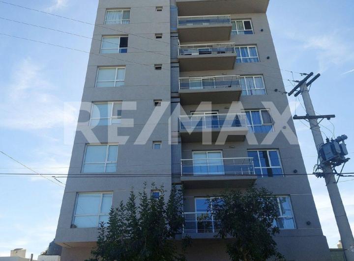 Departamento · 84m² · 6 Ambientes · 1 Cochera