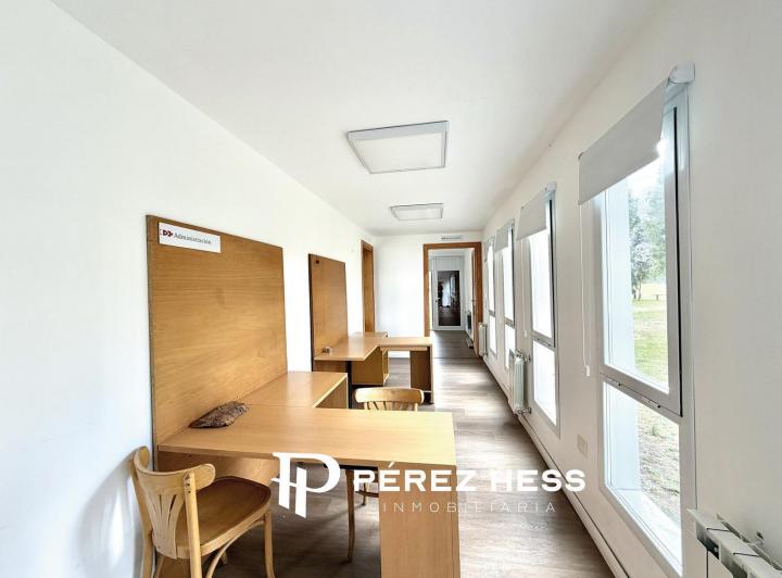 Oficina comercial · 90m² · 7 Ambientes · 10 Cocheras