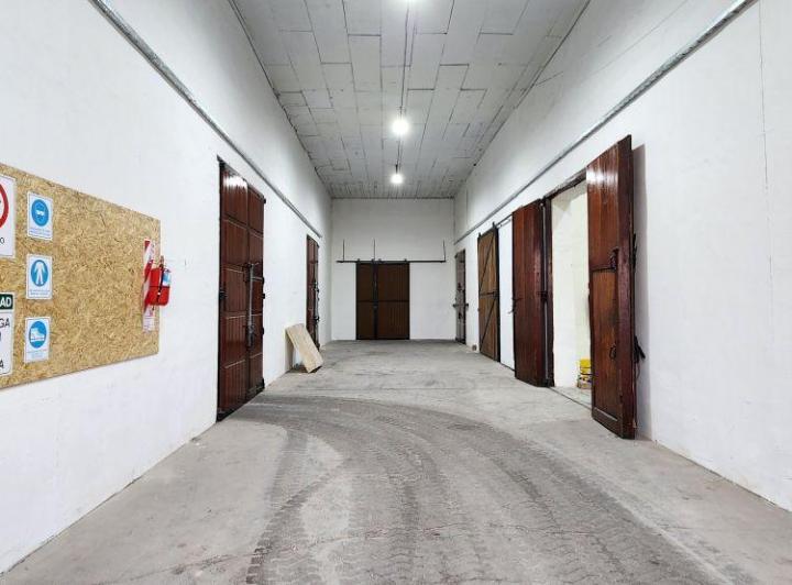 Depósito · 110m² · 3 Ambientes · 10 Cocheras