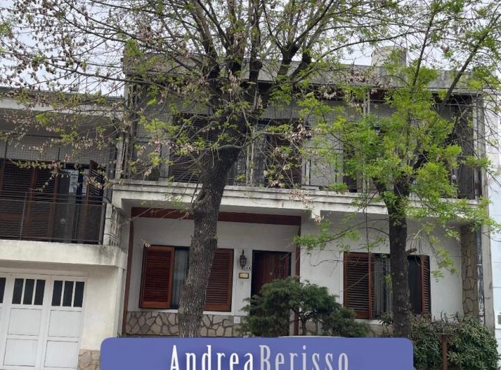 Casa · 277m² · 15 Ambientes · 1 Cochera