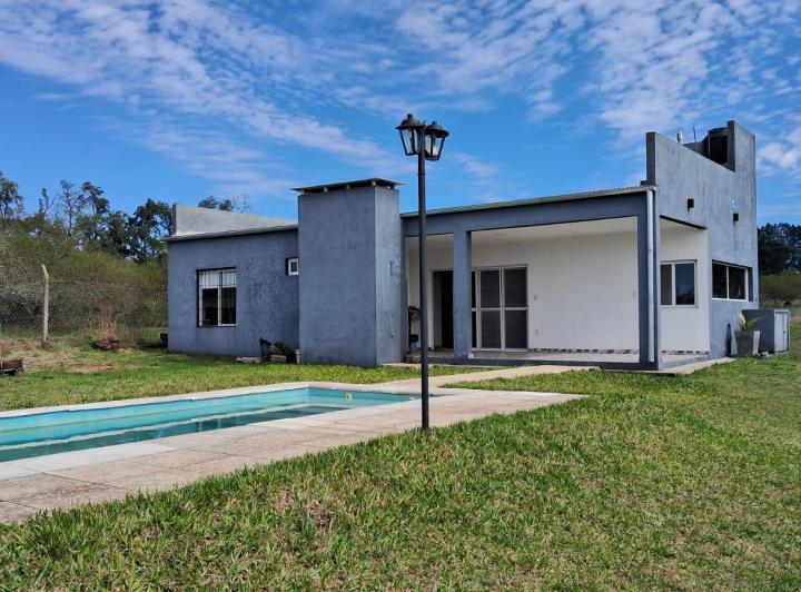 Casa · 91m² · 3 Ambientes · 2 Cocheras