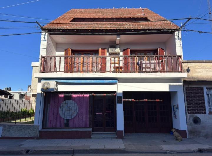 Casa · 415m² · 2 Cocheras