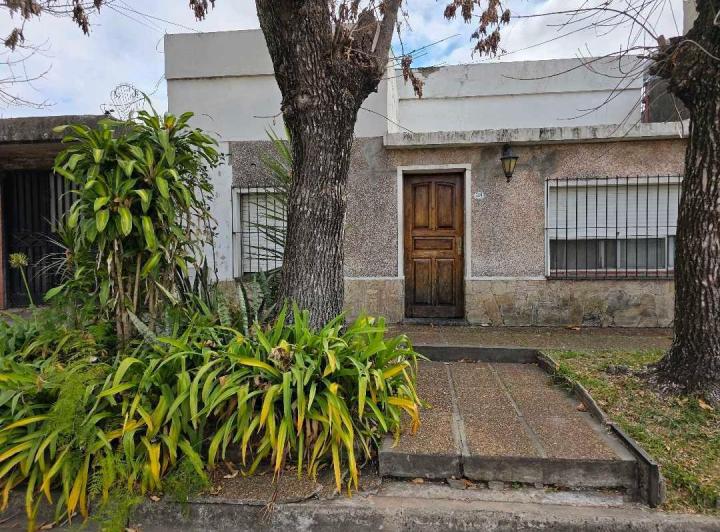 Casa · 100m² · 3 Dormitorios · 1 Cochera