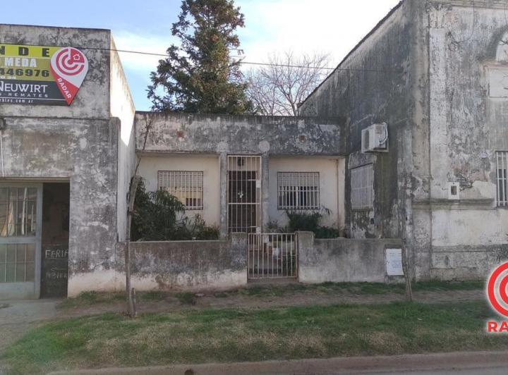 Casa · 80m² · 5 Ambientes · 1 Cochera