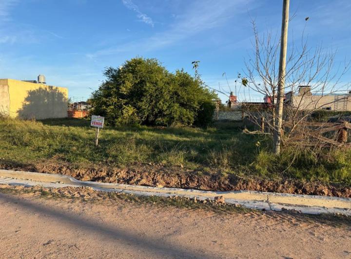 Terreno · 240m²