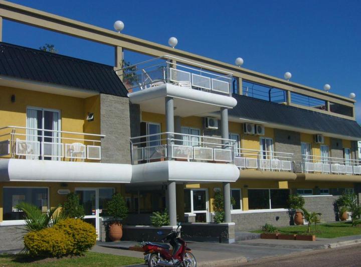 Hotel · 880m² · 37 Ambientes · 28 Cocheras