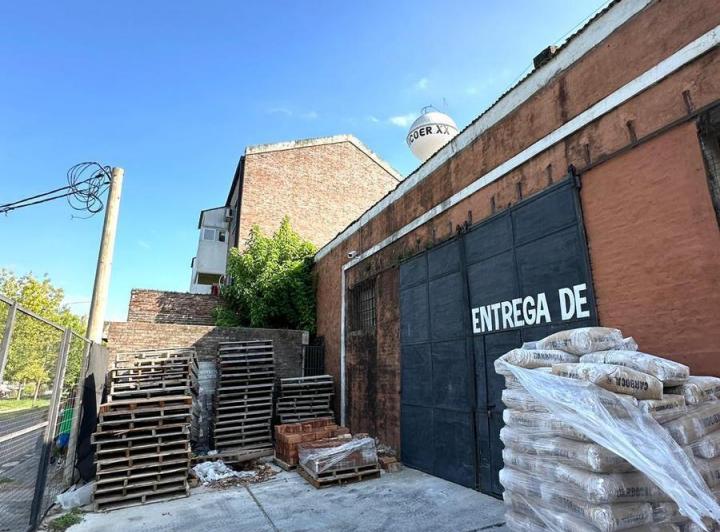 Depósito · 370m²