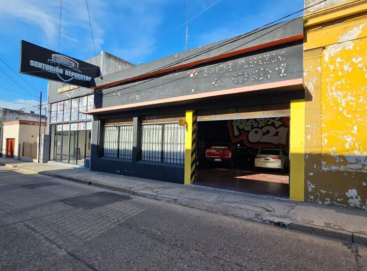 Local comercial · 137m² · 1 Ambiente · 4 Cocheras