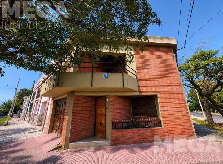 Casa · 138m² · 4 Ambientes · 1 Cochera