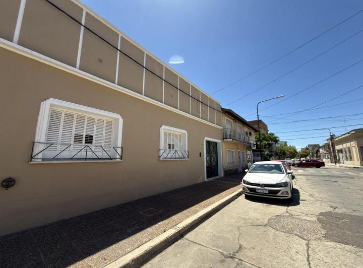 Casa · 173m² · 6 Ambientes · 1 Cochera