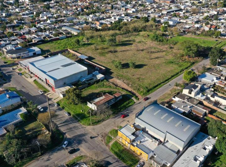 Terreno · 4921m²